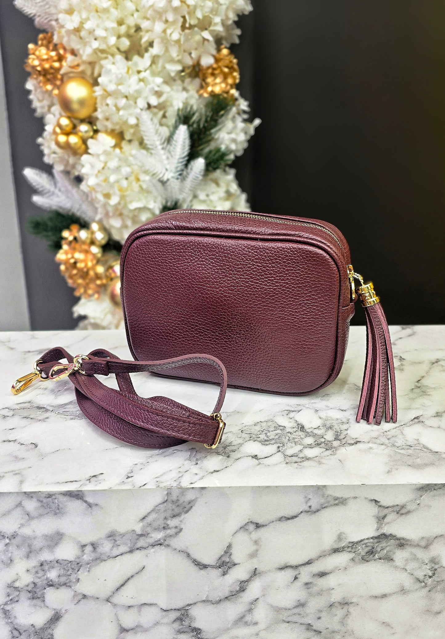 ŠOKOLĀDES ĀDAS SOMA AR PUŠĶĪTI