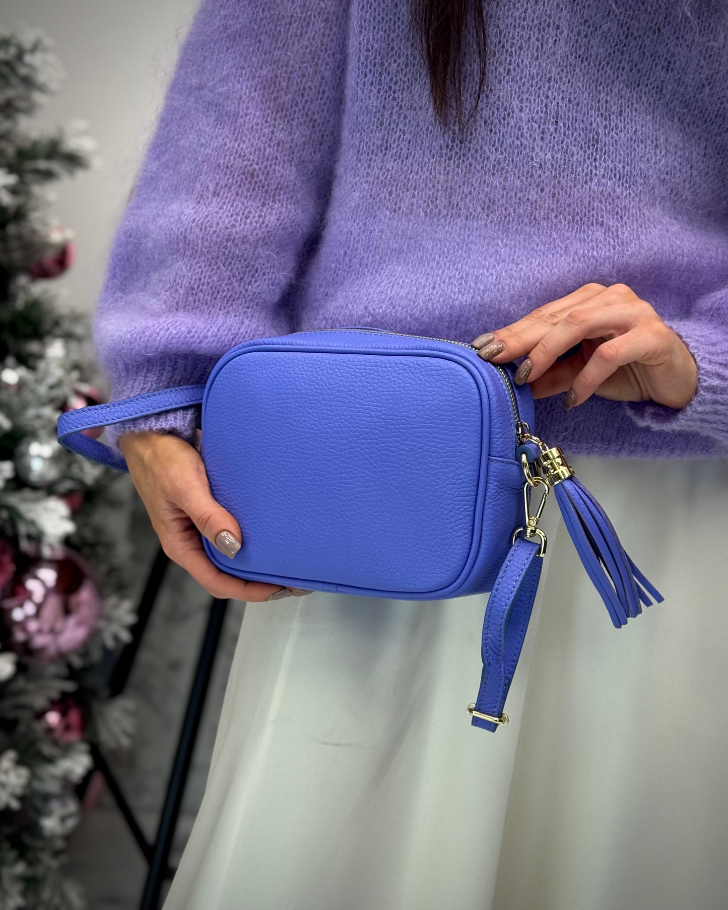 ZILEŅU ĀDAS SOMA AR PUŠĶITI