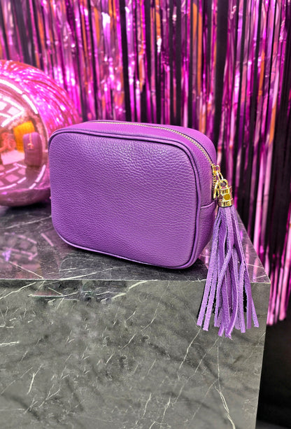 VIOLETA ĀDAS SOMA AR PUŠĶĪTI