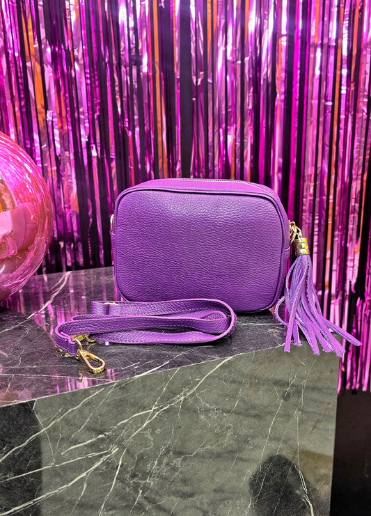 VIOLETA ĀDAS SOMA AR PUŠĶĪTI