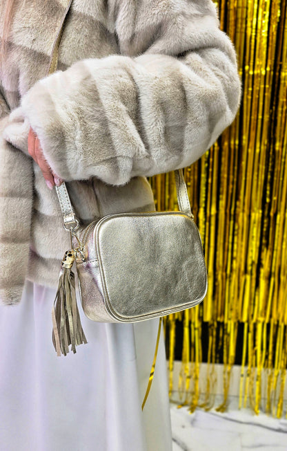 ZELTA ĀDAS SOMA AR PUŠĶĪTI