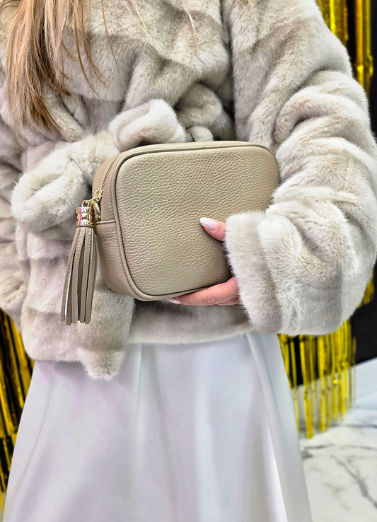 BĒŠA ĀDAS SOMA AR PUŠĶĪTI