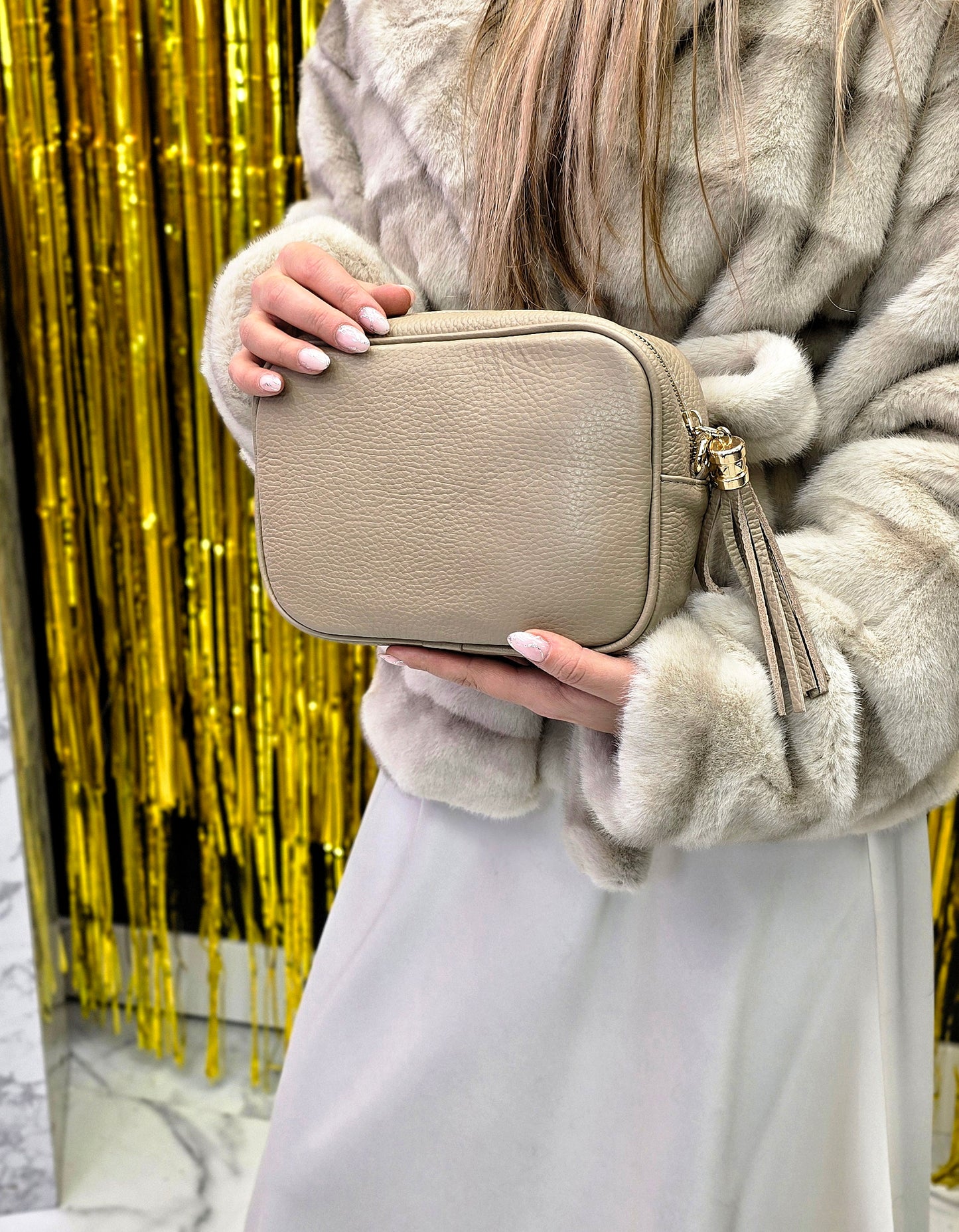 BĒŠA ĀDAS SOMA AR PUŠĶĪTI