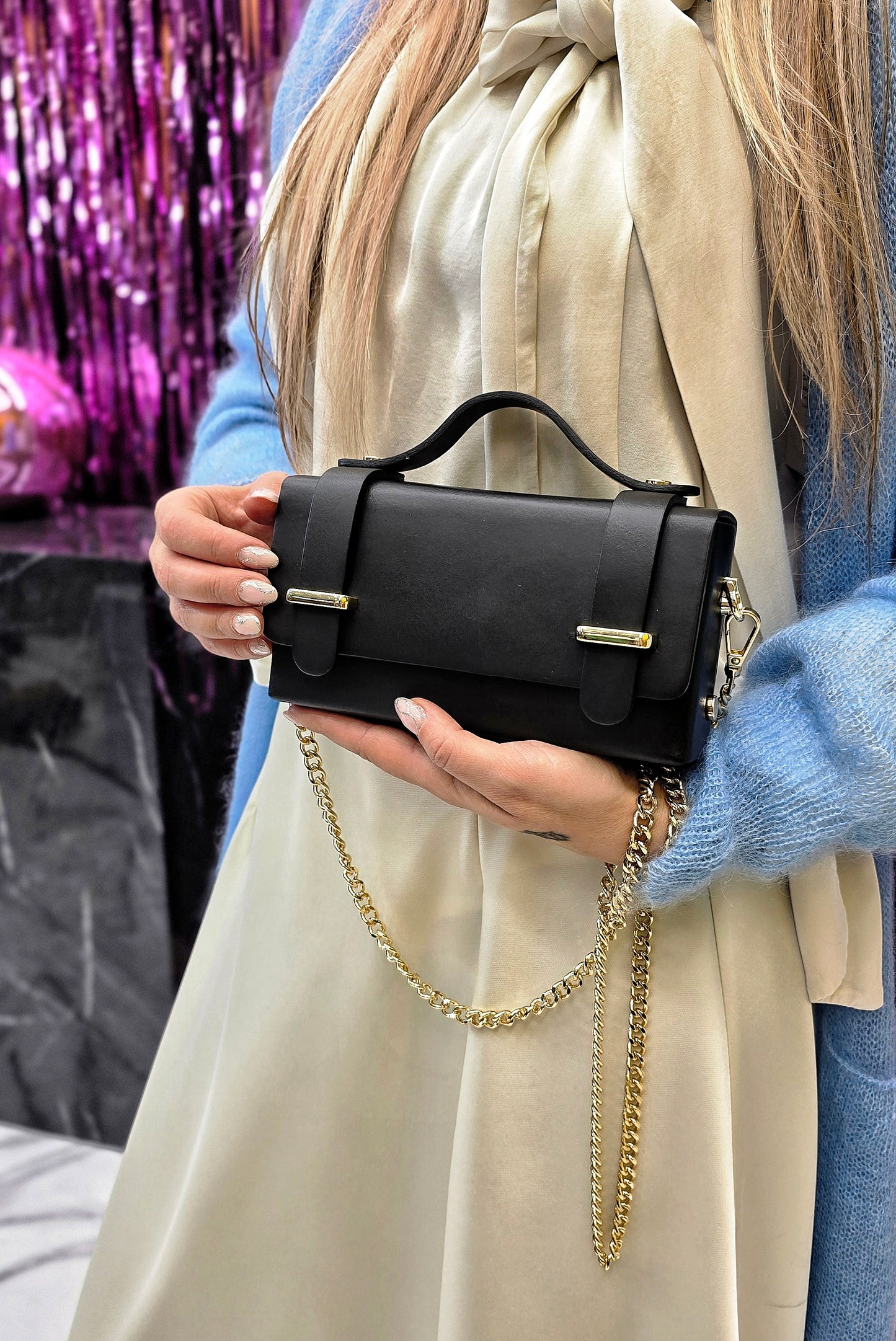 MELNA ĀDAS SOMA KOFERĪTIS