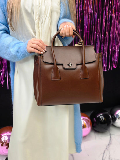 ŠOKOLĀDES ĀDAS SOMA