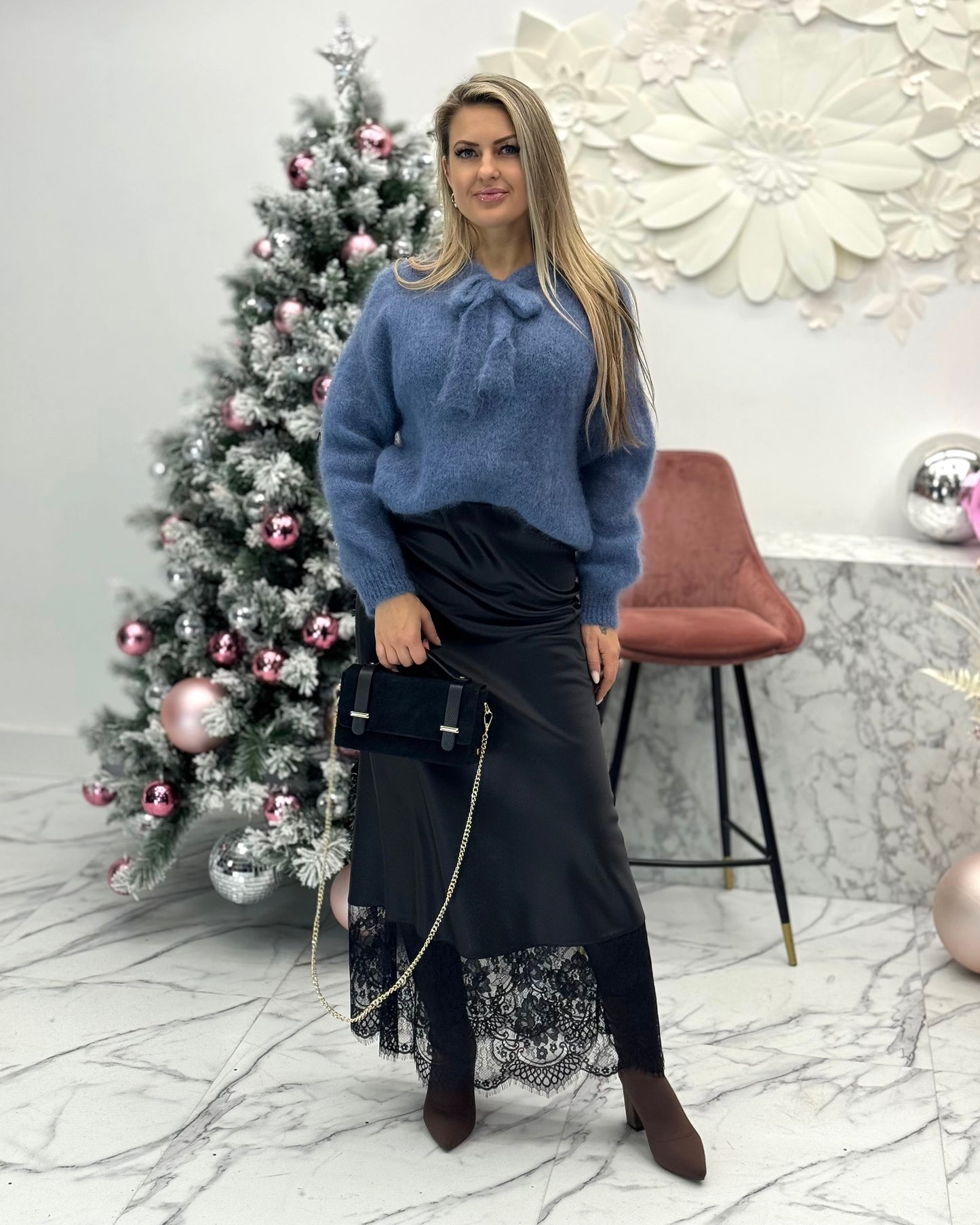 MELNS ZAMŠĀDAS VIDEĀJAIS KOFERĪTIS