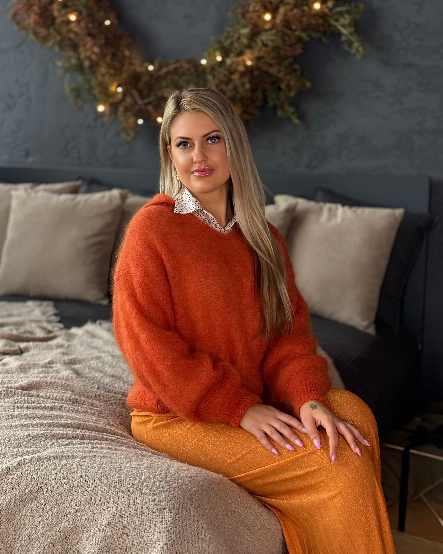 KIDMOHĒRAS DŽEMPERIS AR KRĀDZIŅU