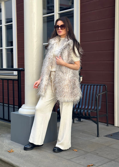 VESTE PŪKAINĀ AR KRĀDZIŅU MIX