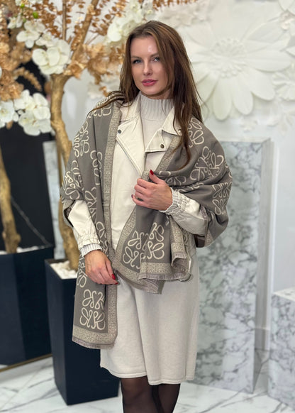 Šalle ar ornamentiem