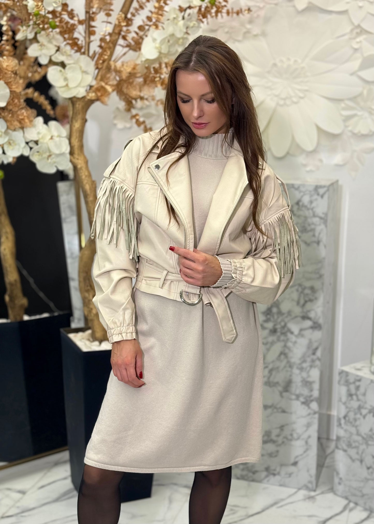 Virsjakas ar bārkstīm bēša