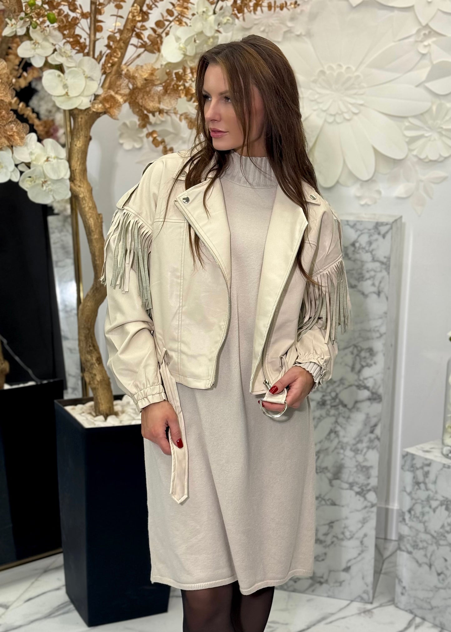 Virsjakas ar bārkstīm bēša