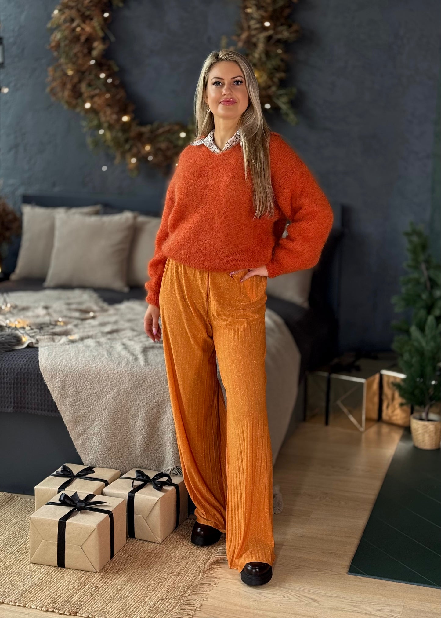 KIDMOHĒRAS DŽEMPERIS AR KRĀDZIŅU