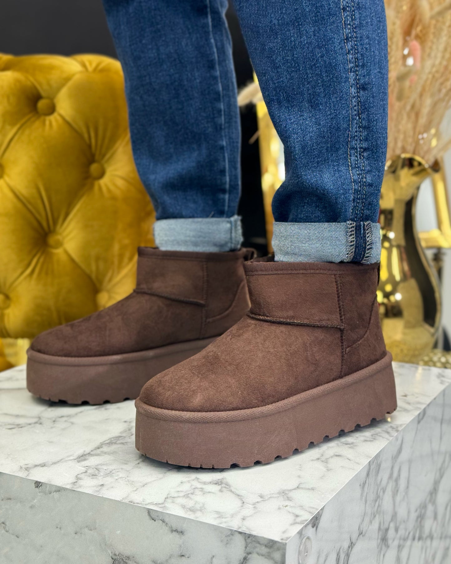 UGGĪĪ TIPA PUSGARIE (4057 )