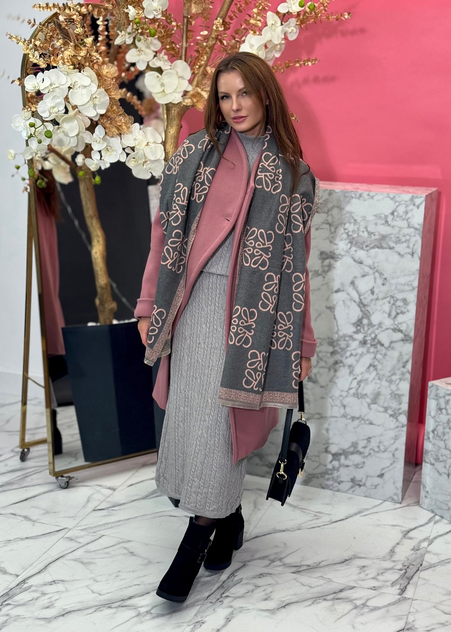 Šalle ar ornamentiem