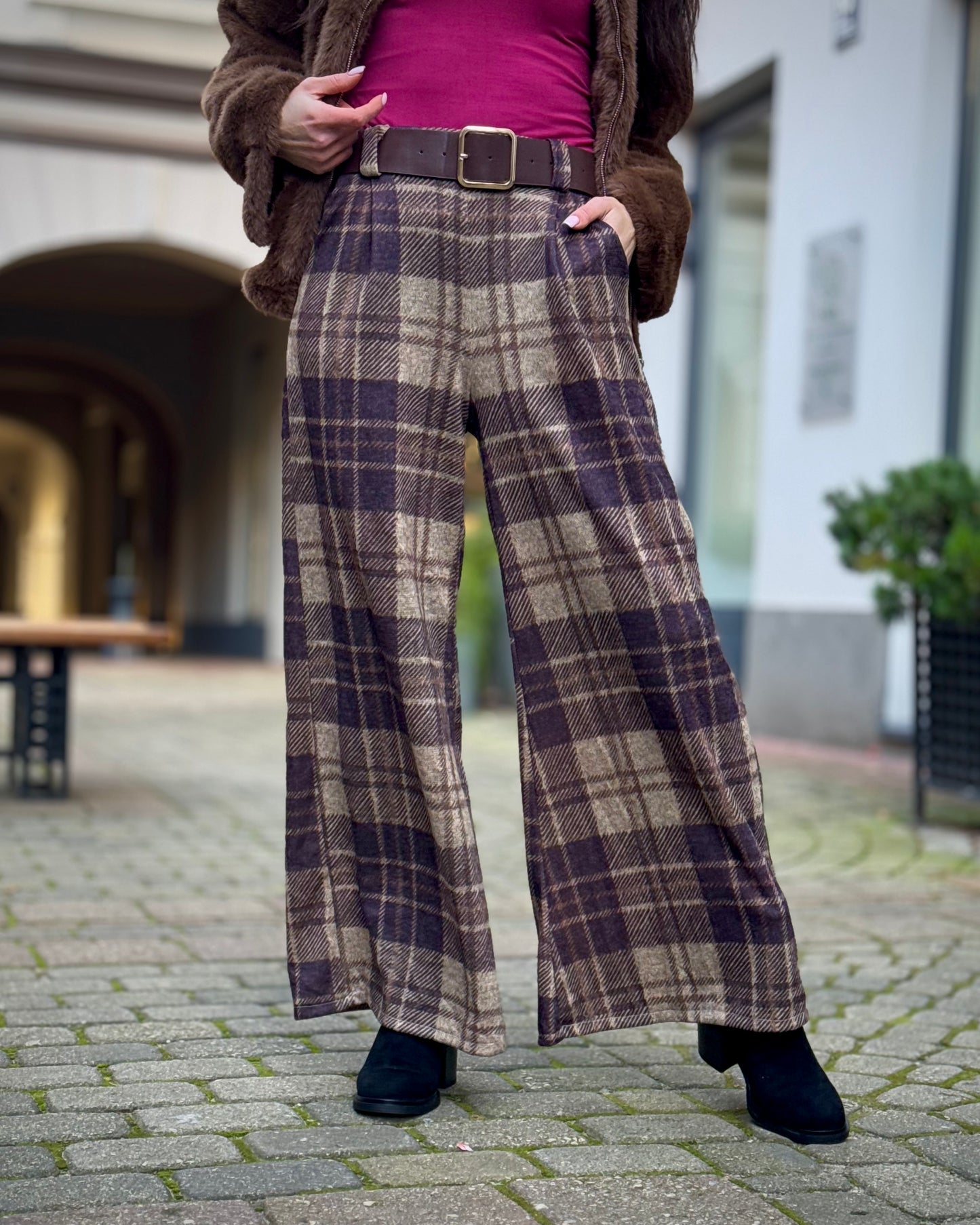 BIKSES RŪTAINAS AR BRŪNUJOSTU