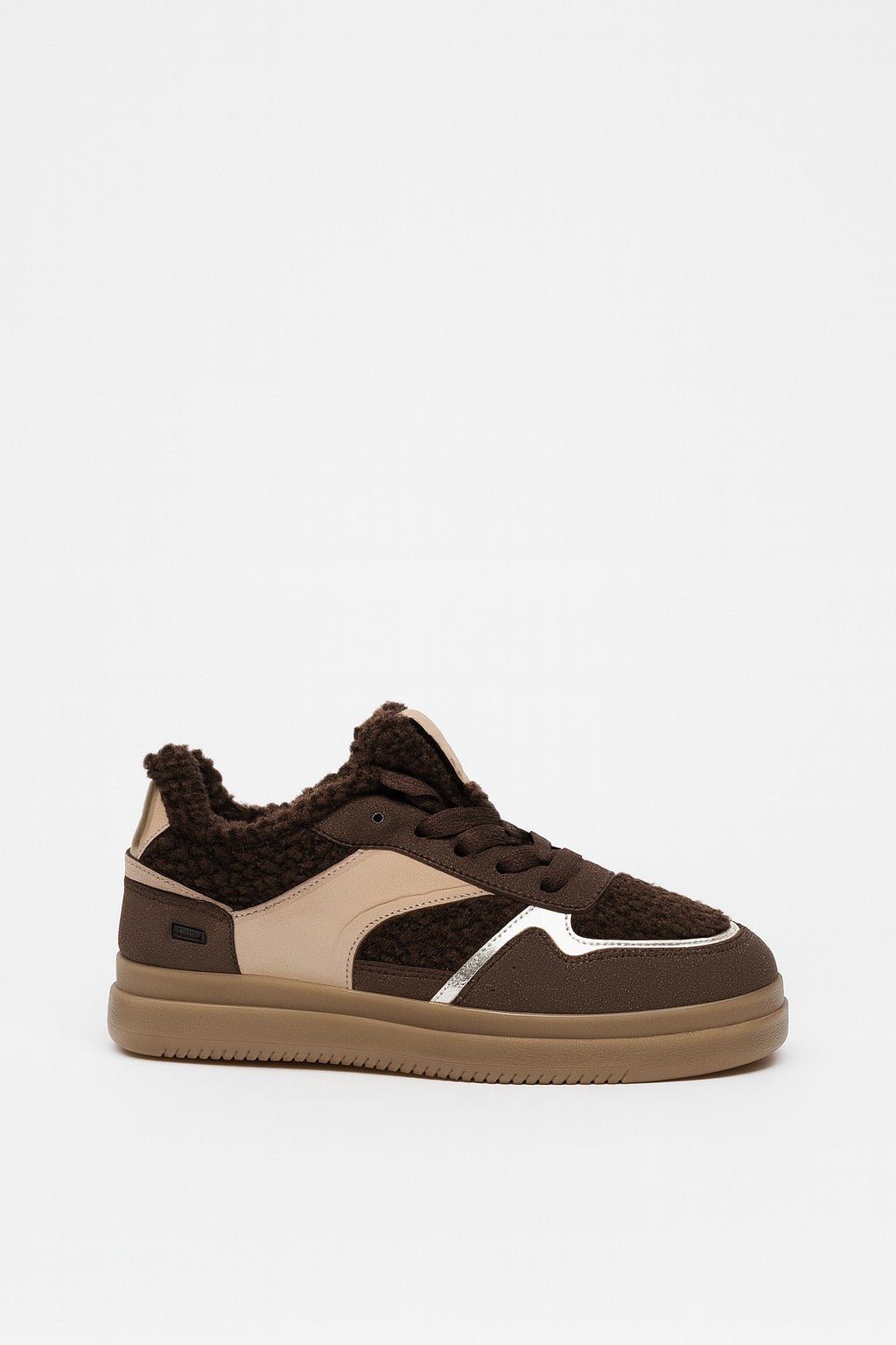 Botas ar teddy tipa elementiem