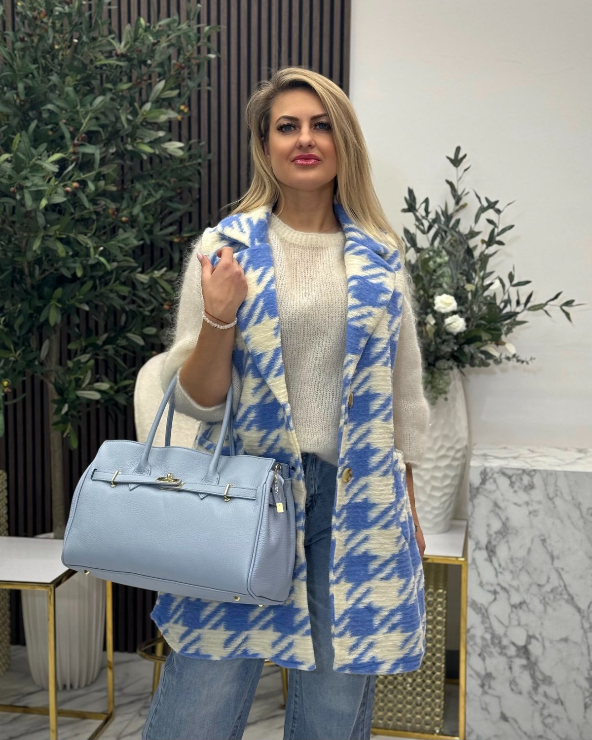 Klasiskā soma ar jostas tipa aizdari